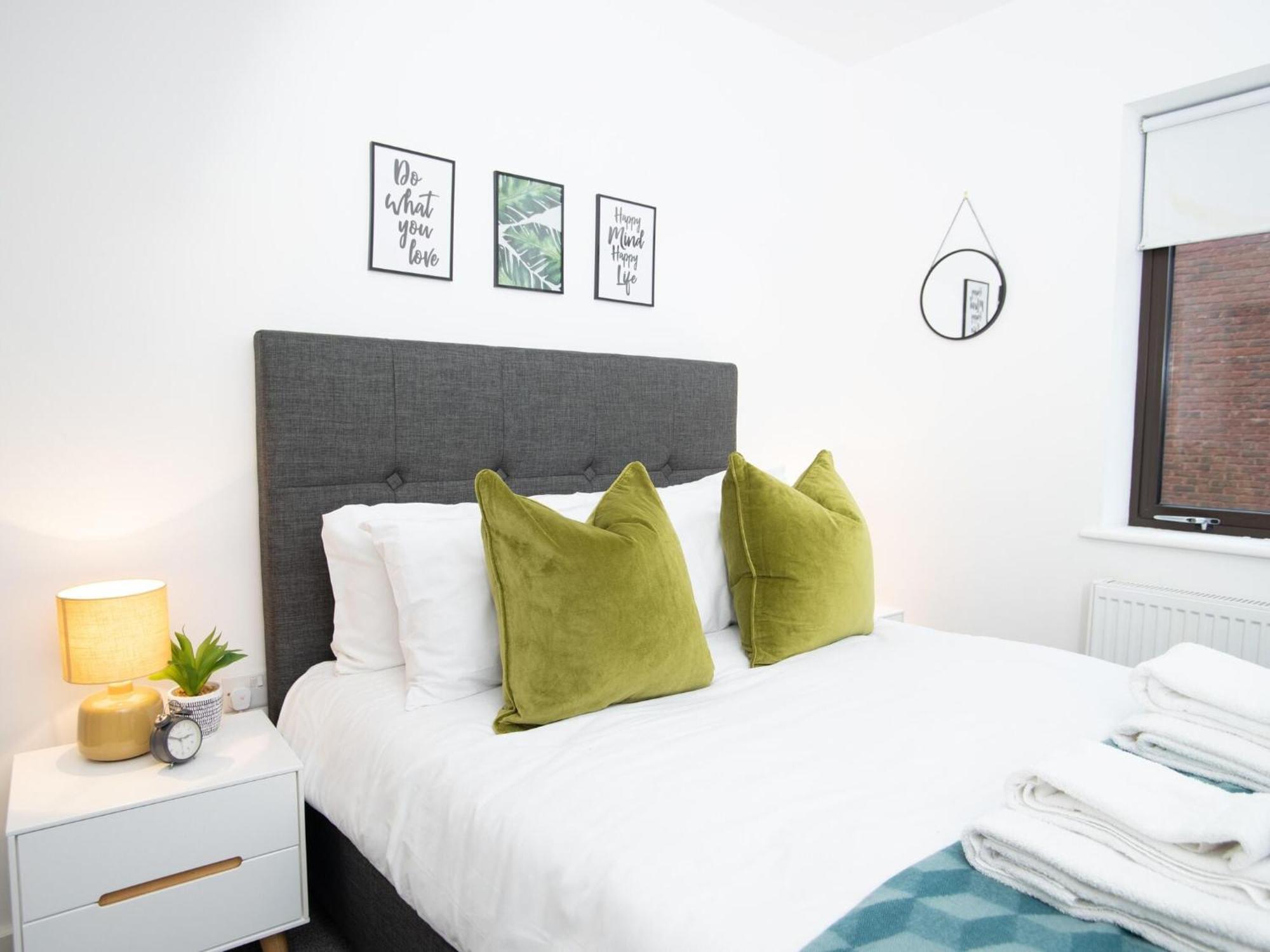 Pembroke House Apartments Exeter For Families Business Relocation Free Parking Luaran gambar
