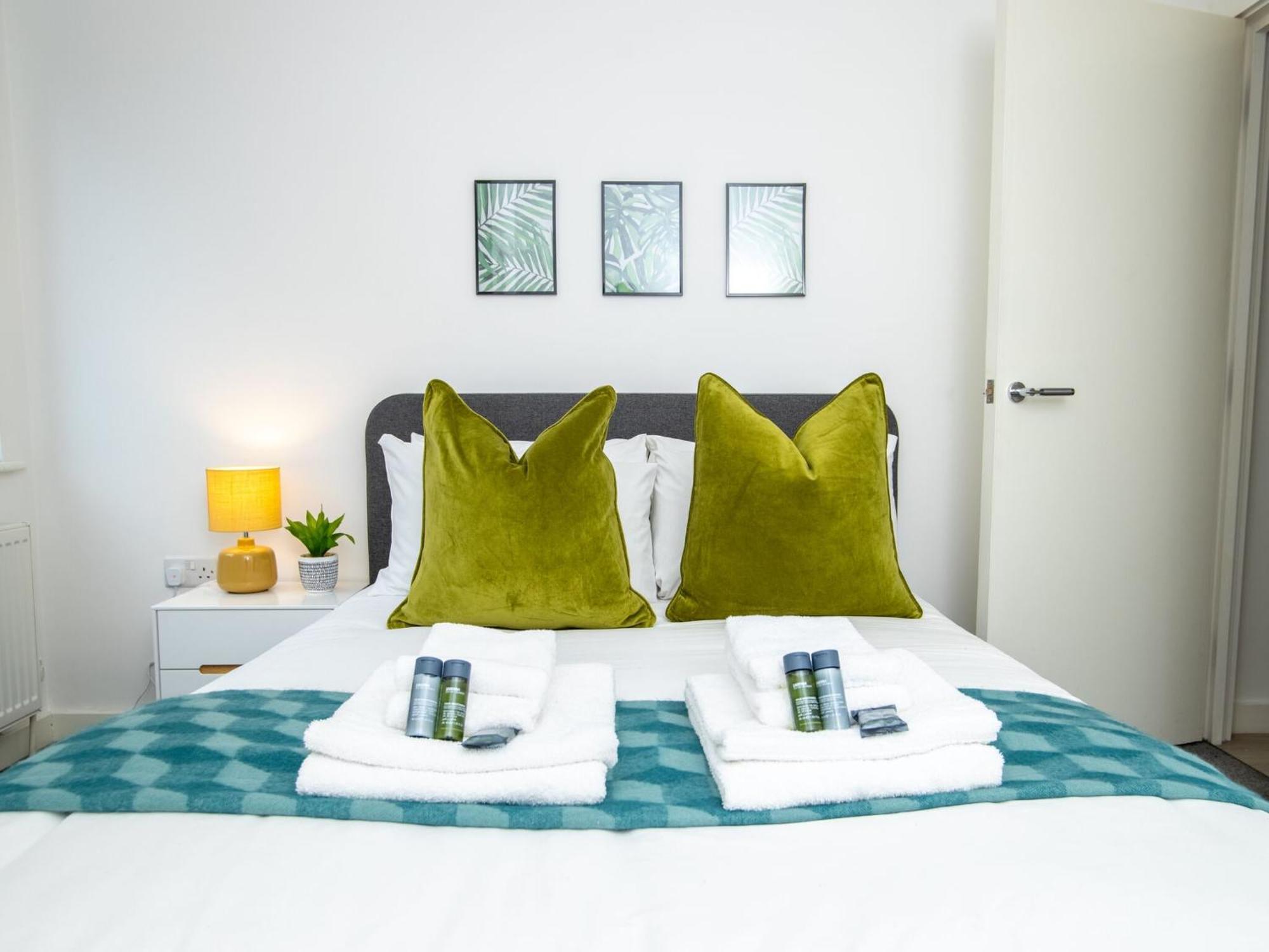 Pembroke House Apartments Exeter For Families Business Relocation Free Parking Luaran gambar