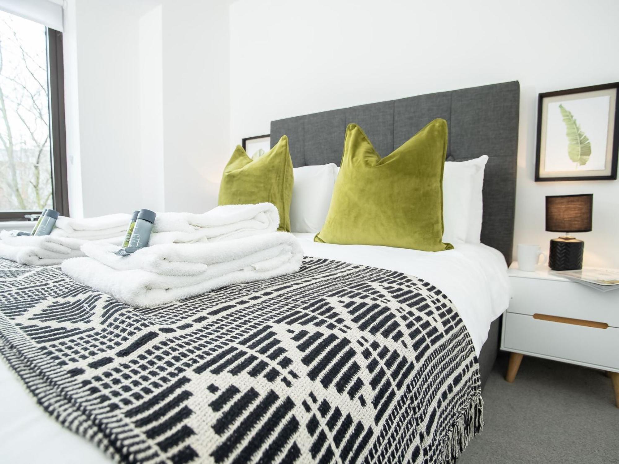 Pembroke House Apartments Exeter For Families Business Relocation Free Parking Luaran gambar