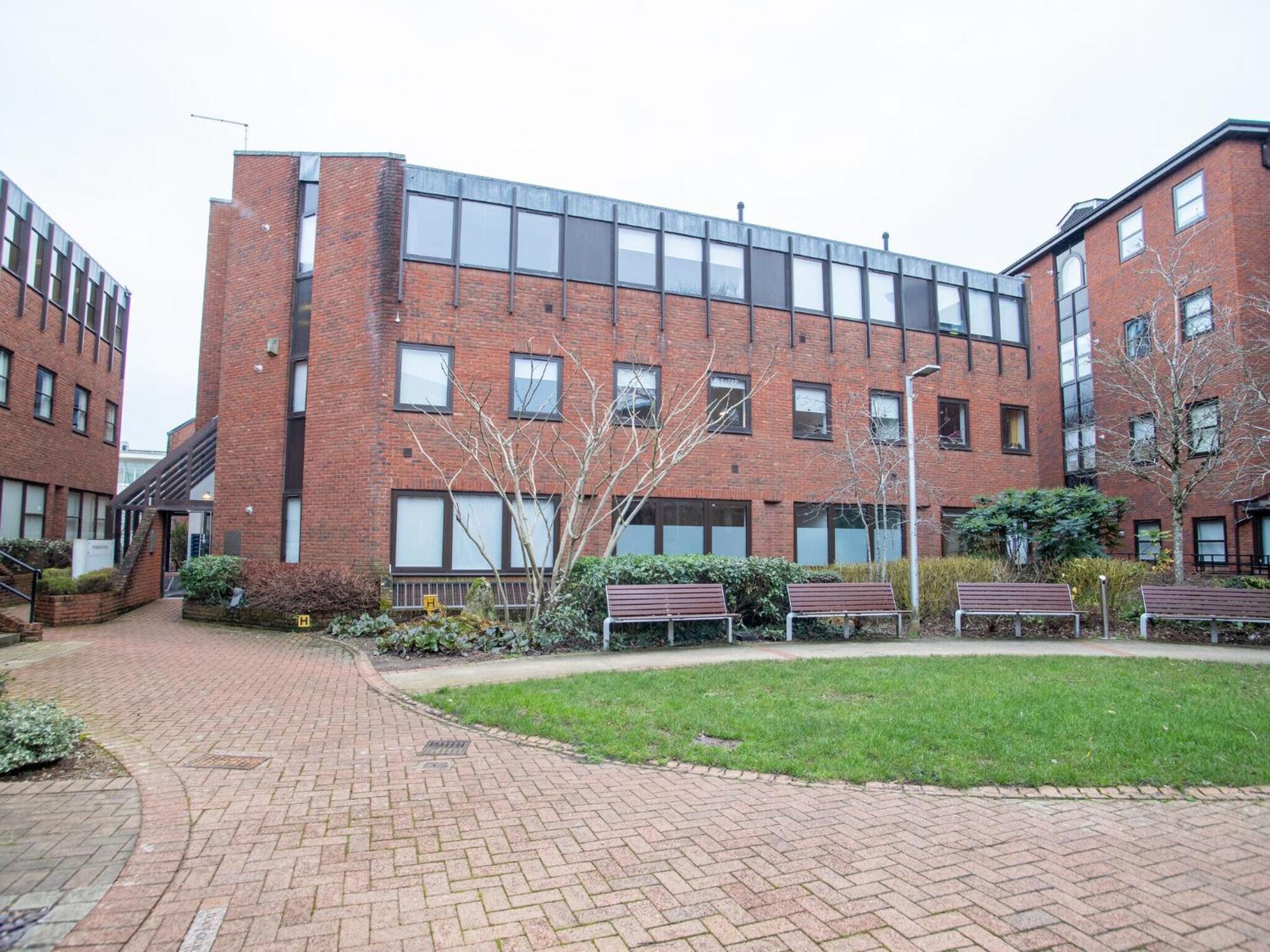 Pembroke House Apartments Exeter For Families Business Relocation Free Parking Luaran gambar